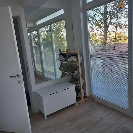 Апартаменты Lovely 1- Bedroom Close To Downtown Скопье