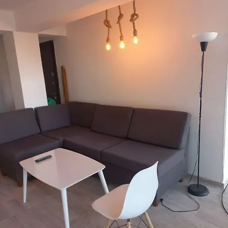 Lovely 1- Bedroom Close To Downtown Апартаменты