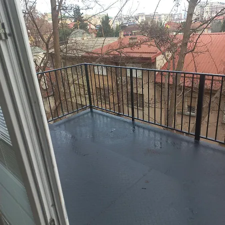 Lovely 1- Bedroom Close To Downtown Skopje