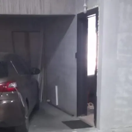 Lovely 1- Bedroom Close To Downtown Скопье