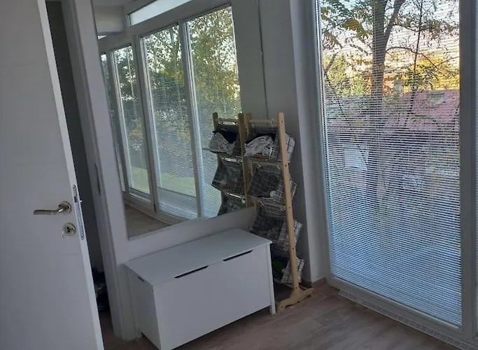 Апартаменты Lovely 1- Bedroom Close To Downtown Скопье