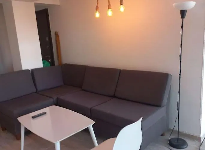 Lovely 1- Bedroom Close To Downtown Апартаменты